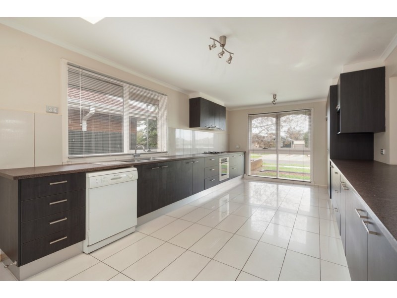 74 Wattleglen Street, Craigieburn VIC 3064