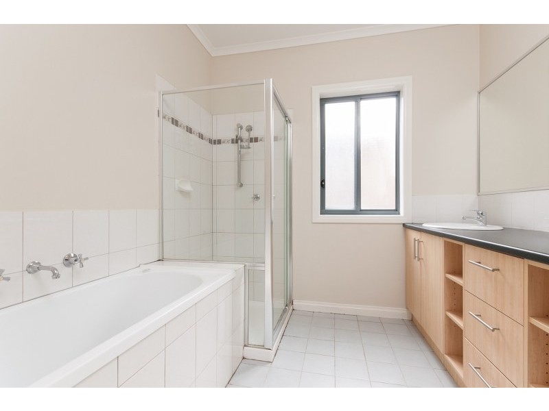 9 St Cloud Green, Craigieburn VIC 3064