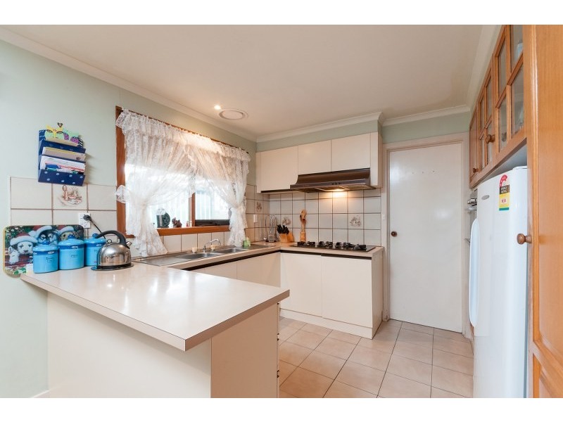 24 Axminster Drive, Craigieburn VIC 3064