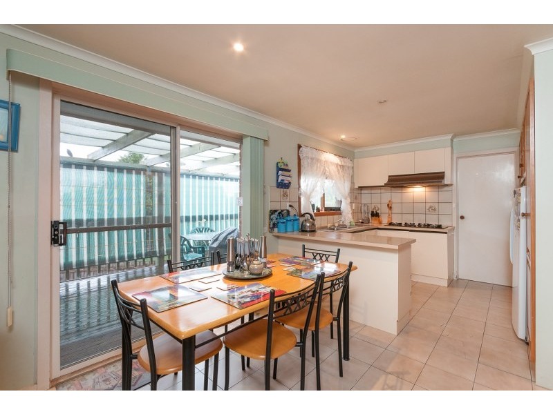 24 Axminster Drive, Craigieburn VIC 3064