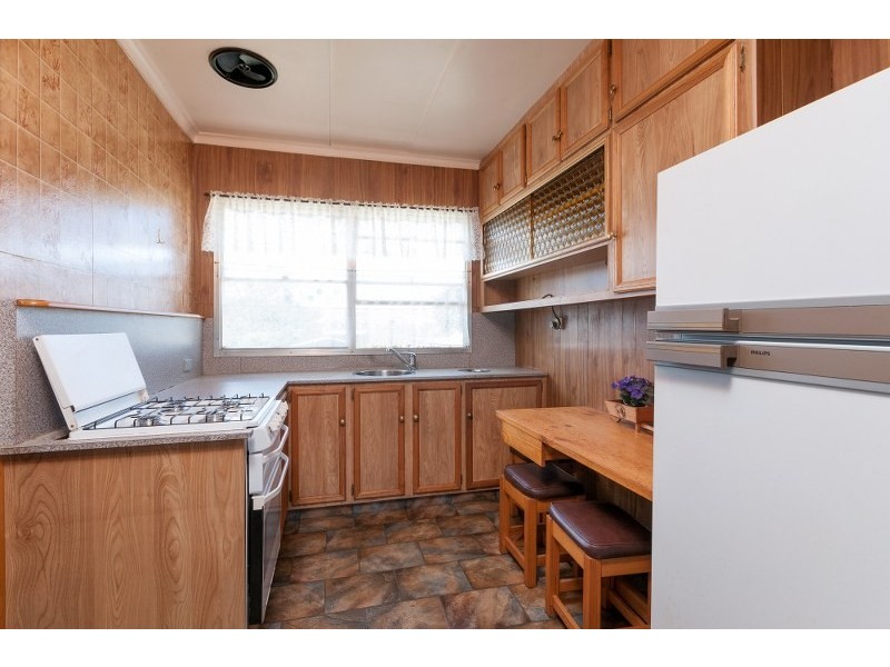 8 Warragul Street, Dallas VIC 3047