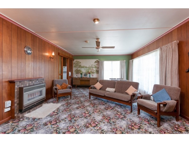 8 Warragul Street, Dallas VIC 3047