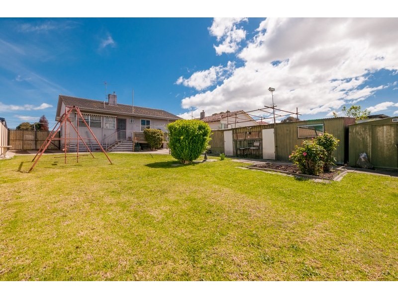 8 Warragul Street, Dallas VIC 3047