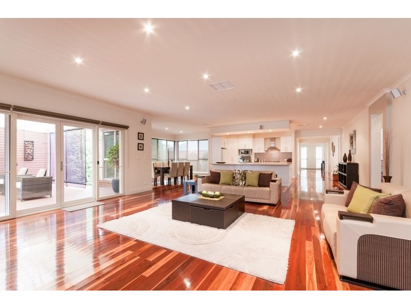 42 Royal Terrace, Craigieburn VIC 3064