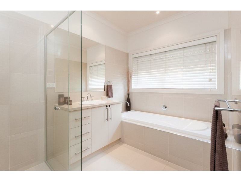42 Royal Terrace, Craigieburn VIC 3064