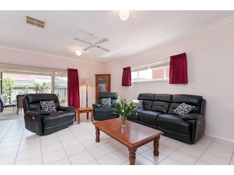 17 Brighton Place, Craigieburn VIC 3064