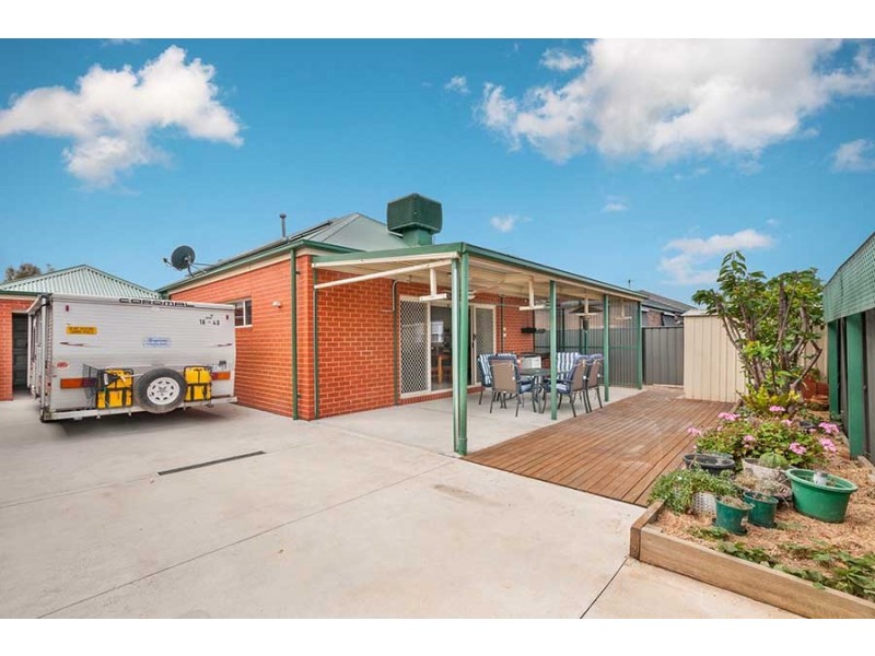 17 Brighton Place, Craigieburn VIC 3064