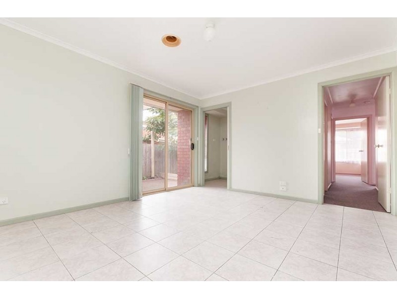 2/17 Abercarn Avenue, Craigieburn VIC 3064
