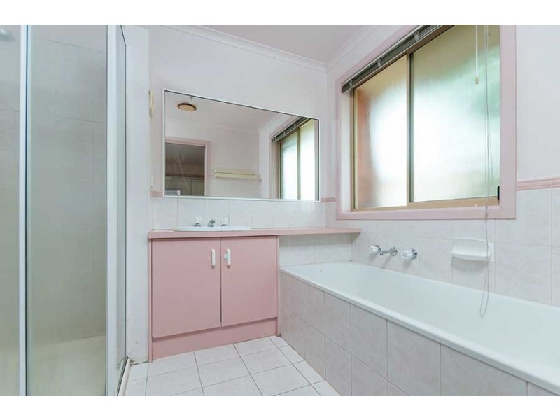 2/17 Abercarn Avenue, Craigieburn VIC 3064