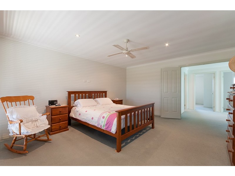 5 Eldergreen Circuit, Craigieburn VIC 3064