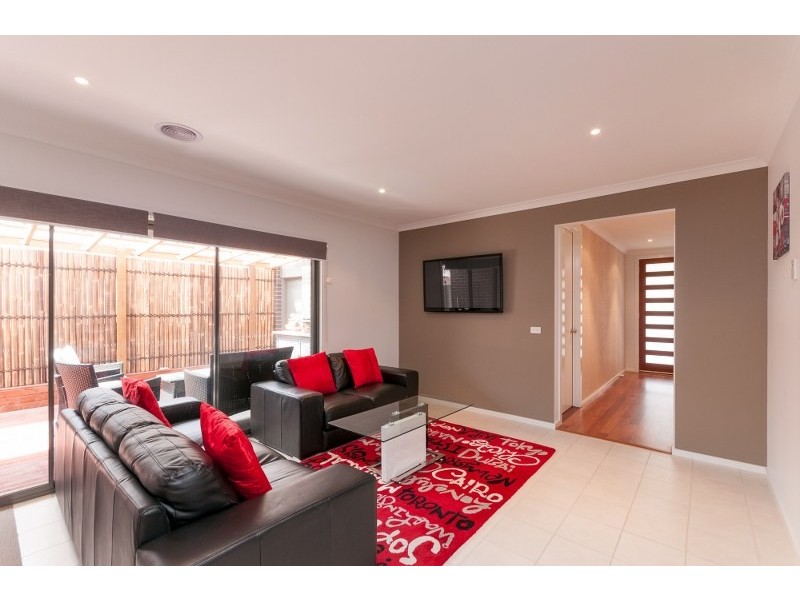 492 Grand Boulevard, Craigieburn VIC 3064