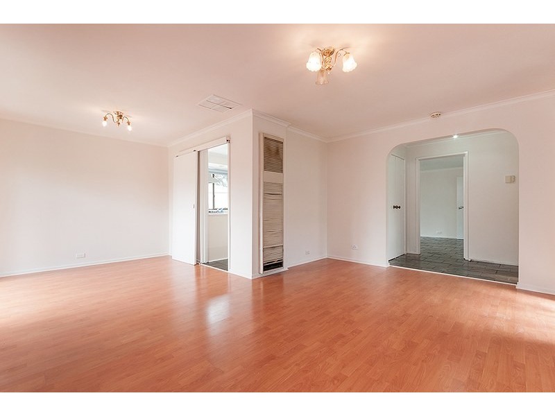 4 Axminster Drive, Craigieburn VIC 3064