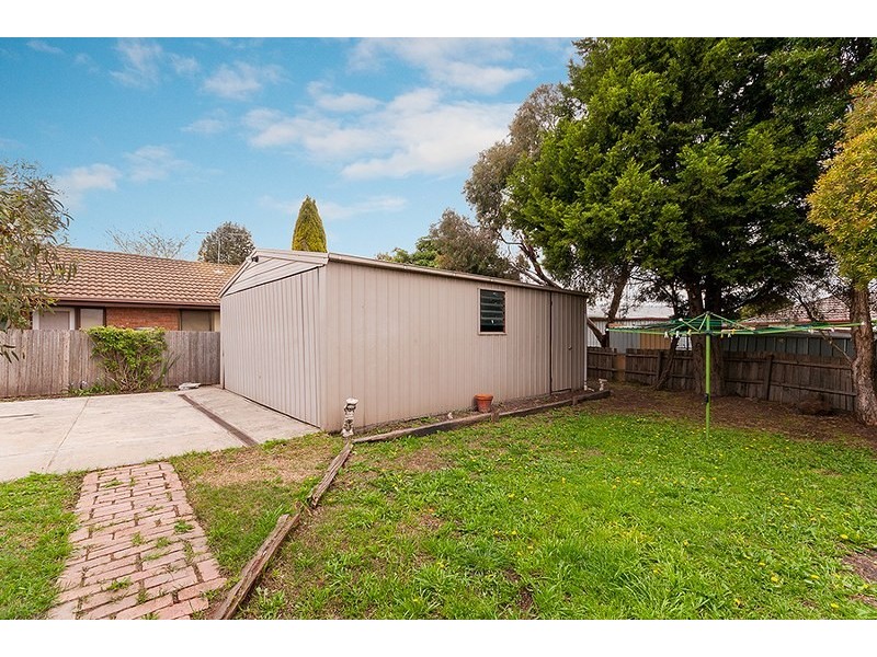 4 Axminster Drive, Craigieburn VIC 3064