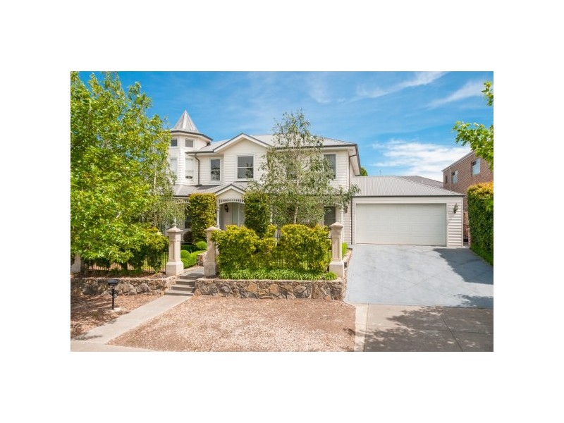 16 Windrock Avenue, Craigieburn VIC 3064