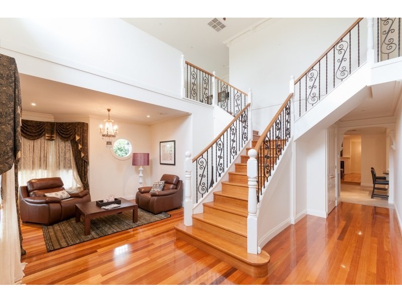 16 Windrock Avenue, Craigieburn VIC 3064