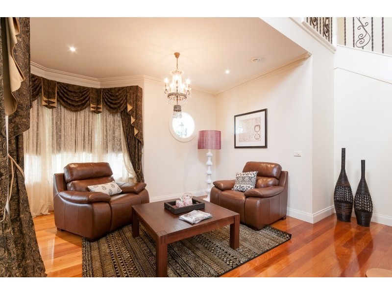 16 Windrock Avenue, Craigieburn VIC 3064