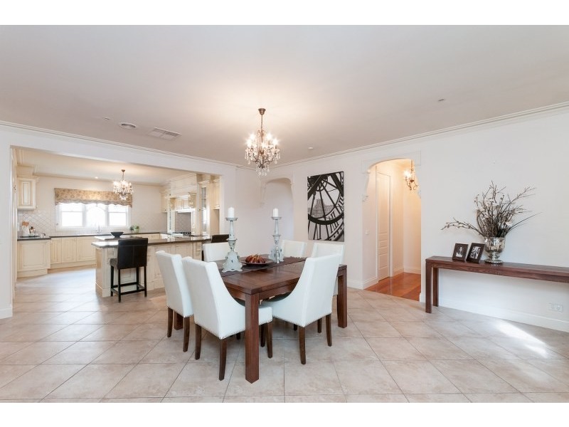 16 Windrock Avenue, Craigieburn VIC 3064