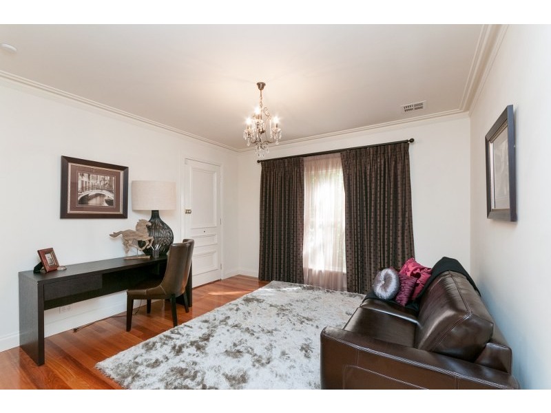 16 Windrock Avenue, Craigieburn VIC 3064