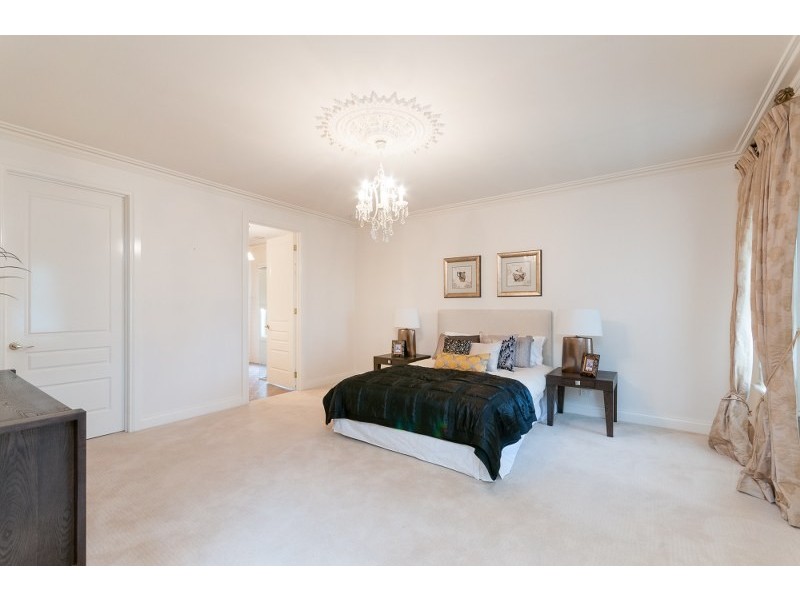 16 Windrock Avenue, Craigieburn VIC 3064