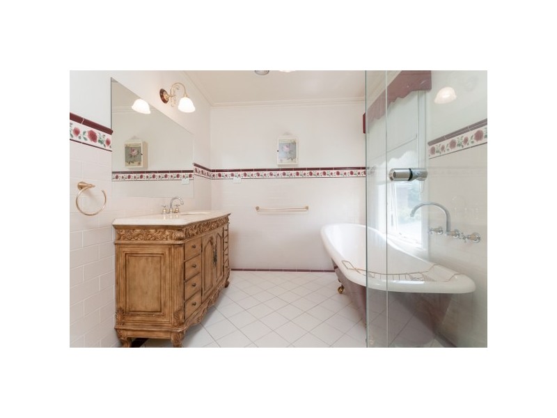 16 Windrock Avenue, Craigieburn VIC 3064