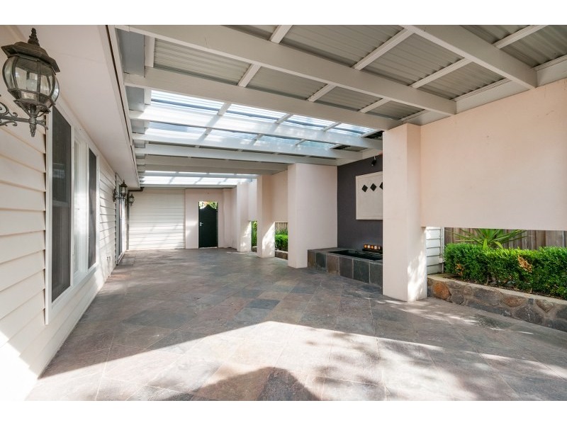 16 Windrock Avenue, Craigieburn VIC 3064