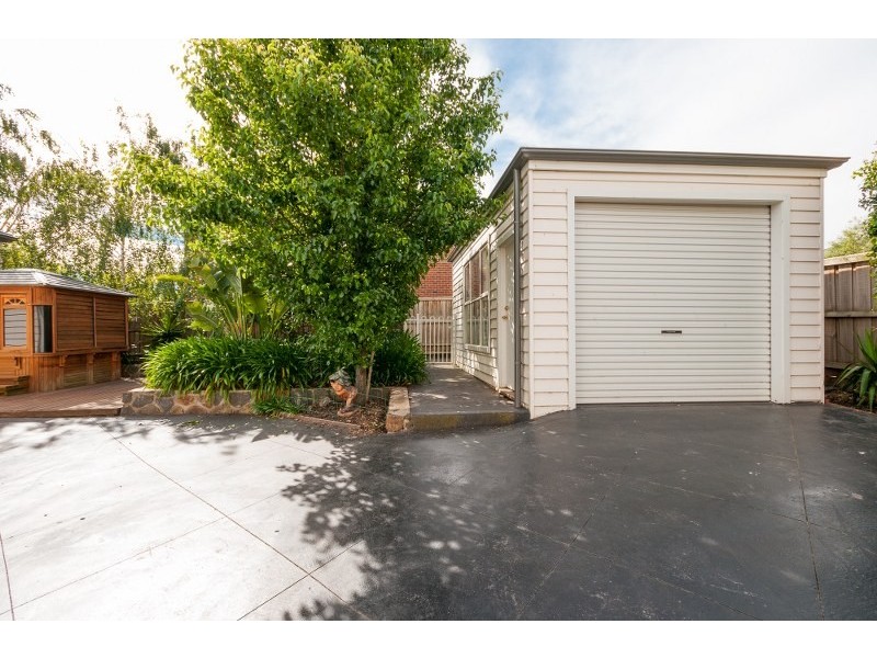 16 Windrock Avenue, Craigieburn VIC 3064