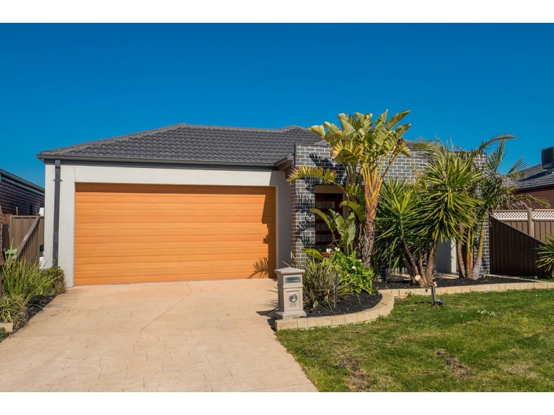 39 Burrora Way, Craigieburn VIC 3064