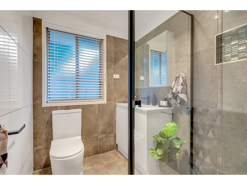 8 Crossdale Green, Craigieburn VIC 3064