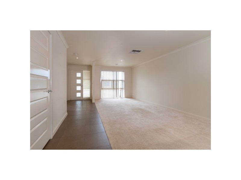 28 William Hovell Pass, Craigieburn VIC 3064