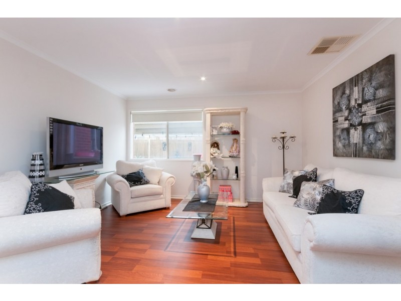 3 Naracoorte Avenue, Craigieburn VIC 3064