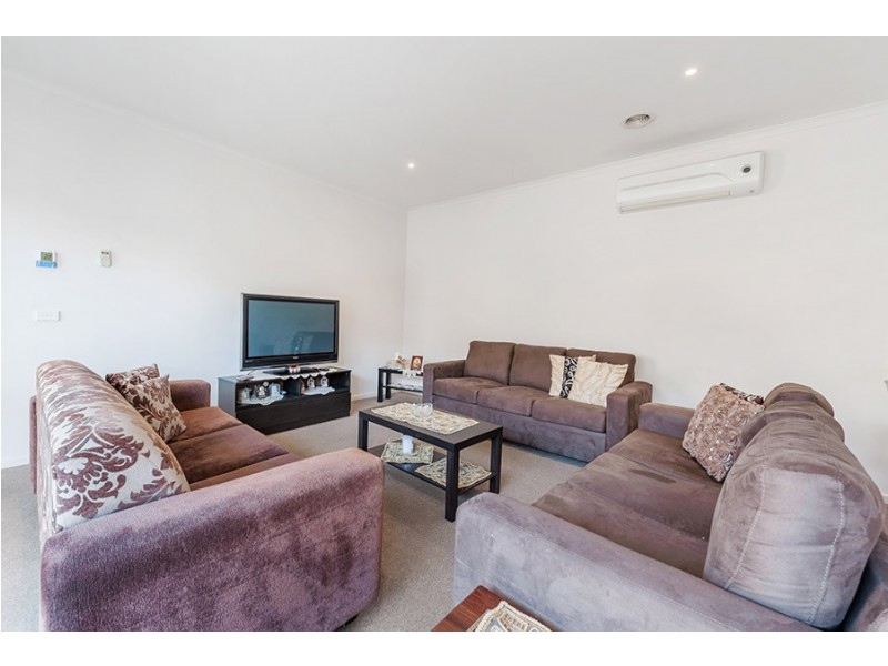 64 Corringa Way, Craigieburn VIC 3064