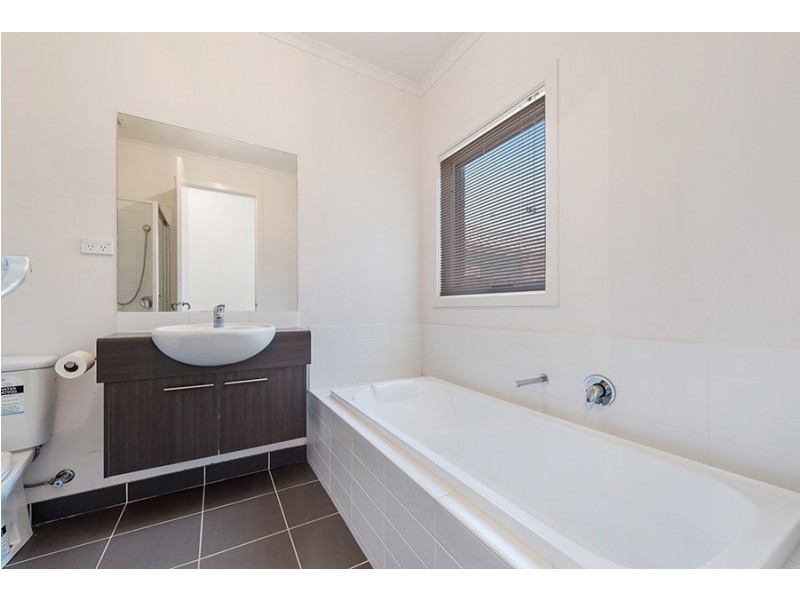 64 Corringa Way, Craigieburn VIC 3064