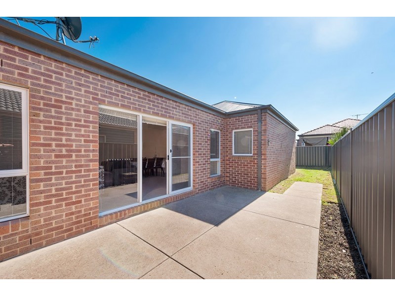 64 Corringa Way, Craigieburn VIC 3064