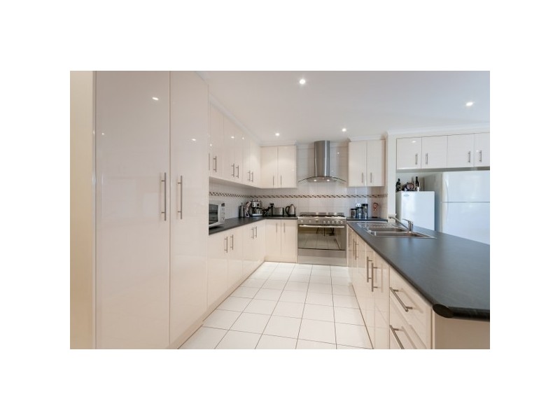 35 Kilmore Crescent, Dallas VIC 3047