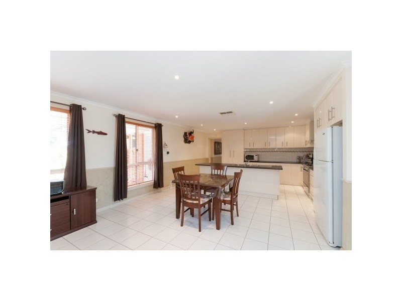 35 Kilmore Crescent, Dallas VIC 3047