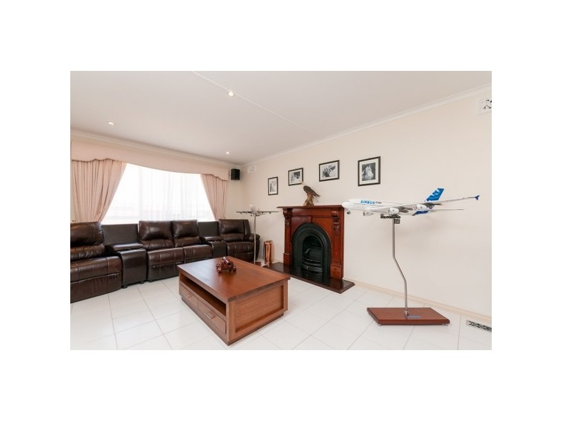 35 Kilmore Crescent, Dallas VIC 3047