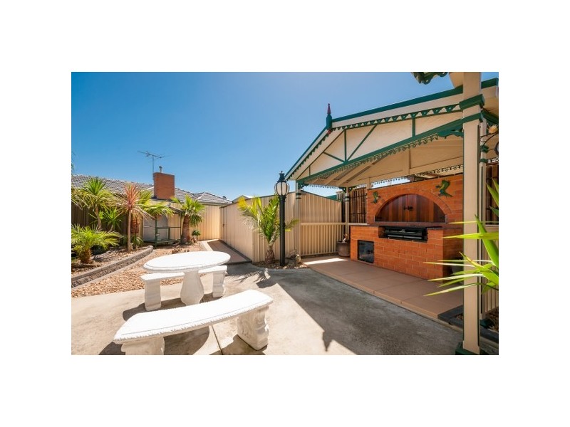 35 Kilmore Crescent, Dallas VIC 3047