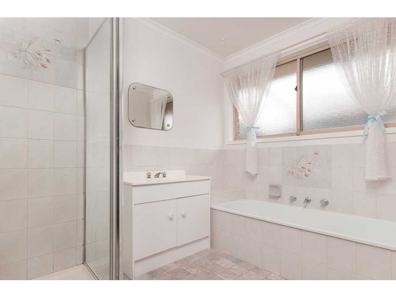 1A Dartford Court, Craigieburn VIC 3064