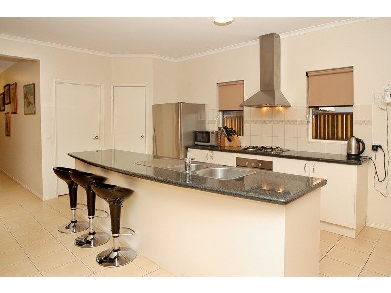 5 Greenhill Place, Craigieburn VIC 3064