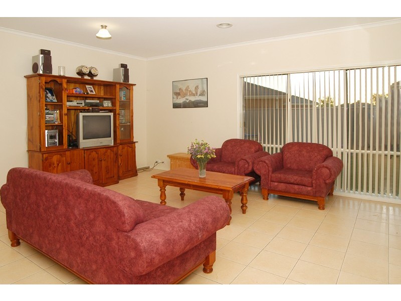 5 Greenhill Place, Craigieburn VIC 3064