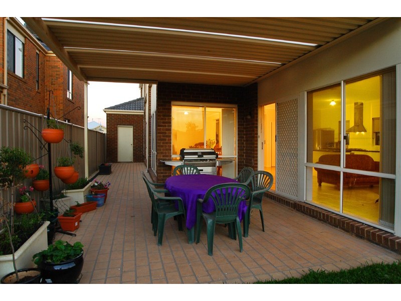5 Greenhill Place, Craigieburn VIC 3064