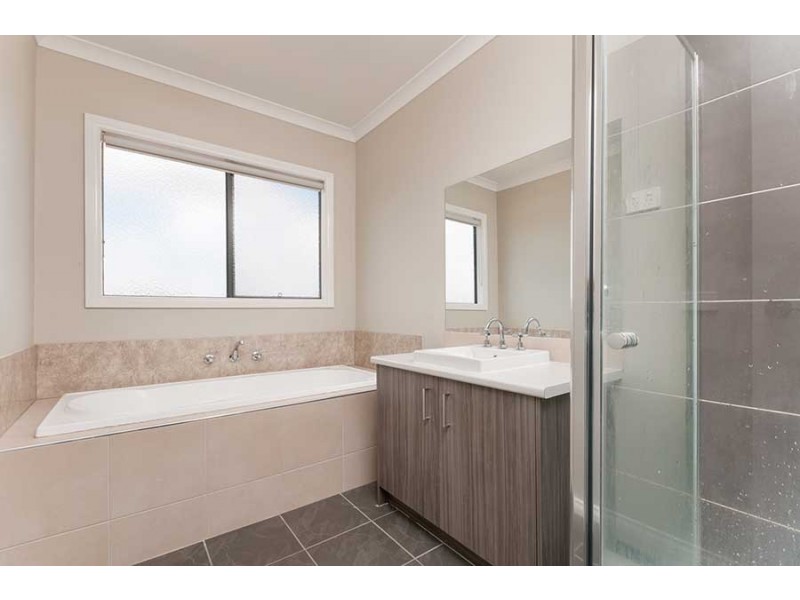 6/1 Clarendon Avenue, Craigieburn VIC 3064