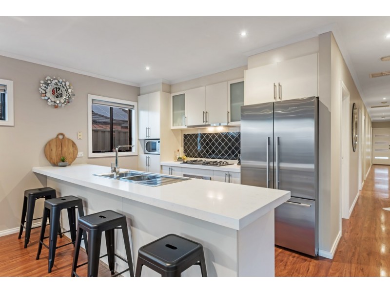 59 Flagstaff Loop, Craigieburn VIC 3064