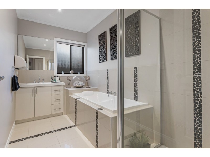 59 Flagstaff Loop, Craigieburn VIC 3064
