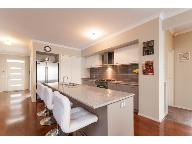 34 Middlesborough Drive, Craigieburn VIC 3064