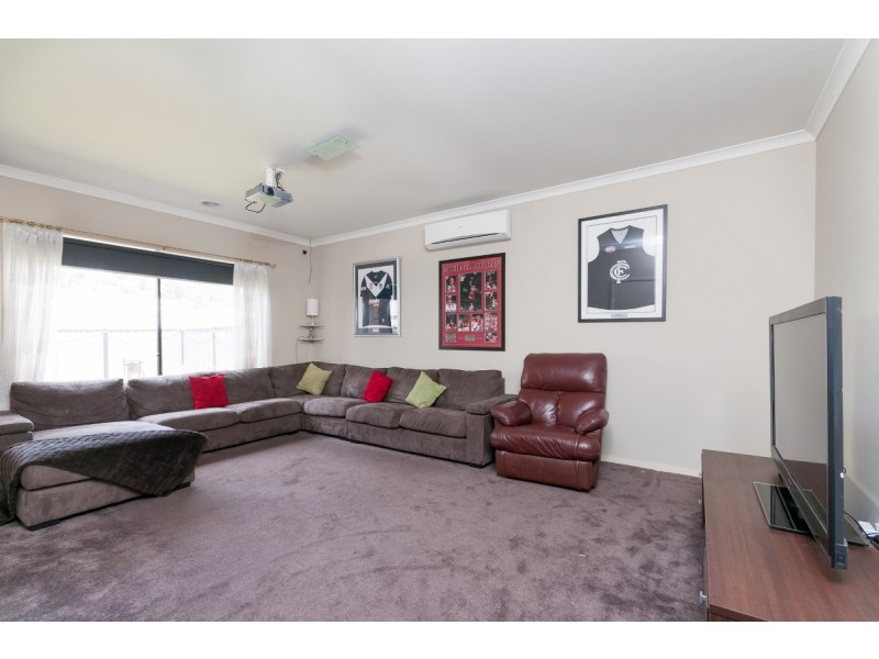 34 Middlesborough Drive, Craigieburn VIC 3064