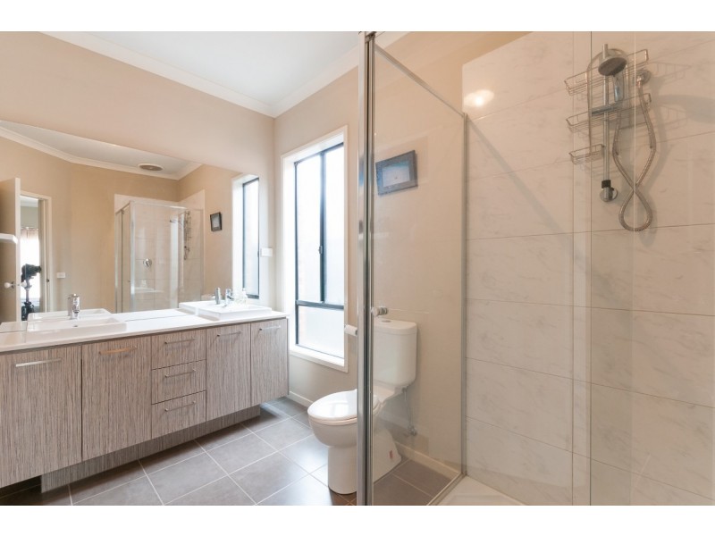 34 Middlesborough Drive, Craigieburn VIC 3064