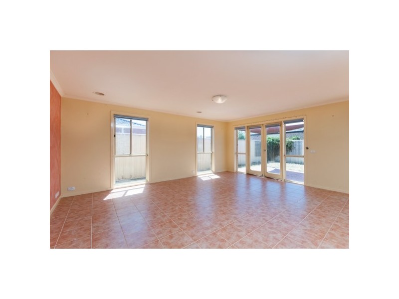 13 Limpopa Square, Roxburgh Park VIC 3064
