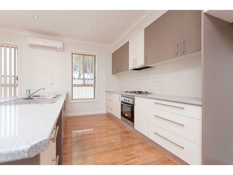 16 Ebony Circuit, Craigieburn VIC 3064