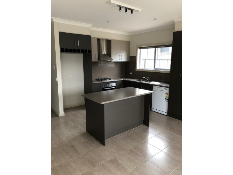 19 Rockwall Drive, Craigieburn VIC 3064